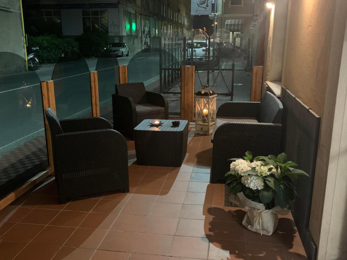 Hotel Aurora Varraze Exterior foto